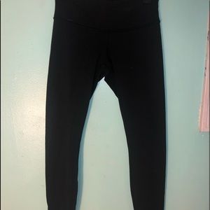 black lululemon leggings